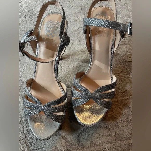 Vince Camuto Silver Sparkling Pumps. No scuffs out outside of shoe - Picture 2 of 4
